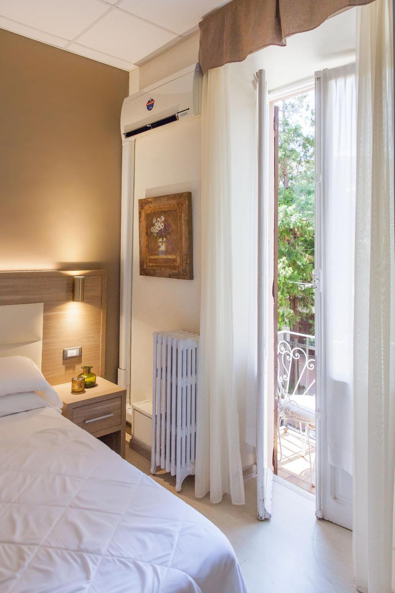 Hotel Tina Diano Marina Extérieur photo