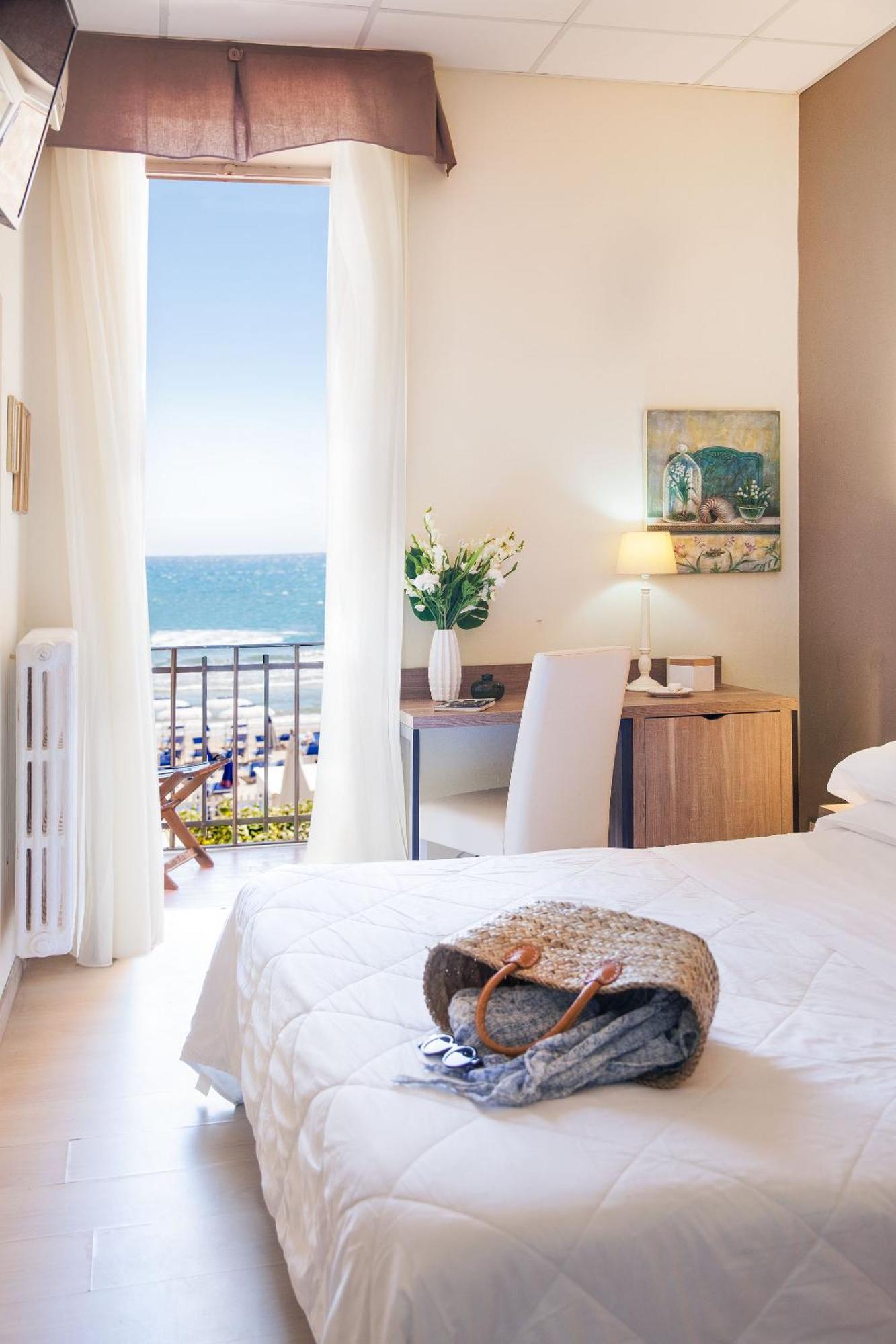Hotel Tina Diano Marina Extérieur photo