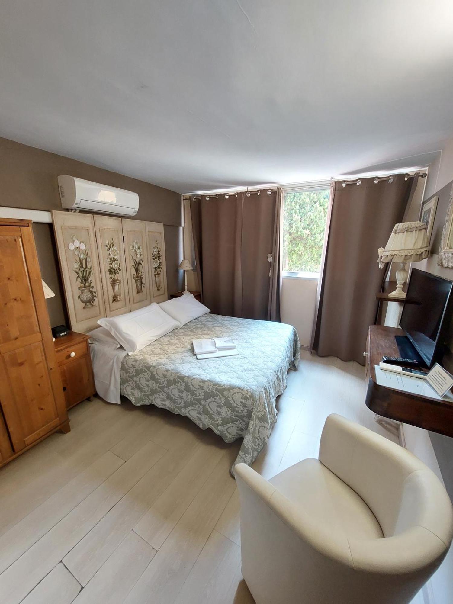 Hotel Tina Diano Marina Extérieur photo