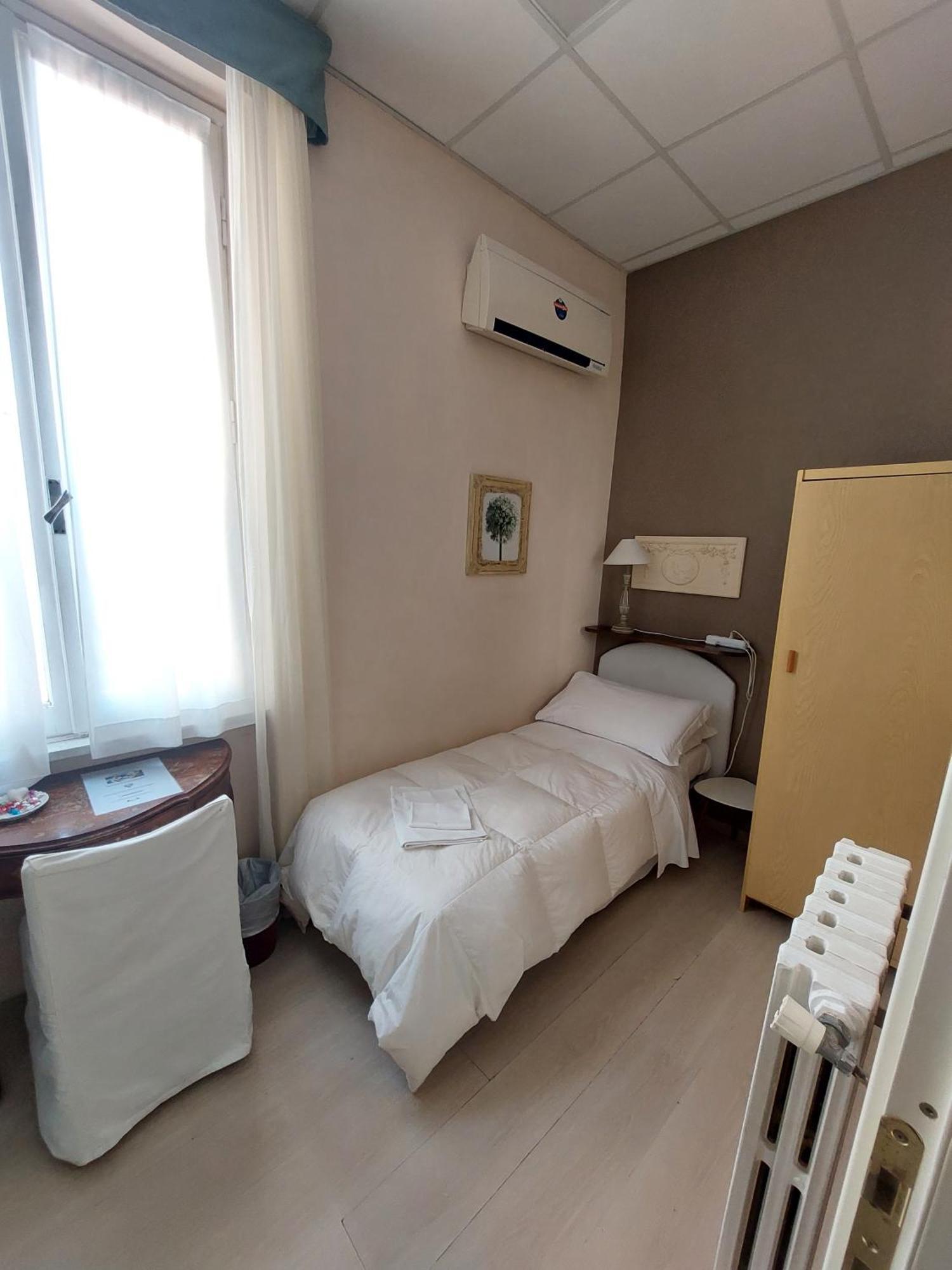 Hotel Tina Diano Marina Extérieur photo